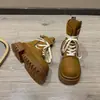 Novas botas Martin estilosas e modernas com salto grosso e solado antiderrapante para outono e inverno, perfeitas para usar ao ar livre, e uma escolha popular em 2026, apresentando um design retrô e altura adicional