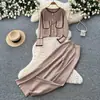 Conjunto de dos piezas de cárdigan de punto estilo Chanel para mujer, diseño de alta gama para otoño con botones metálicos, conjunto entallado y favorecedor, chaqueta suéter