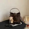 Bolso de hombro de moda y de alta gama 2026 otoño/invierno, gran capacidad, moderno, comercio electrónico transfronterizo, transmisión en vivo, Viento del Sur