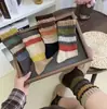 Calcetines Sueltos de Otoño e Invierno para Mujer, No Aprietan, Calcetines Caídos, Estilo Perezoso de Moda, Calcetines Largos Rayados Arcoíris Retro Ins Coreanos