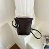 Bolsa de palha trançada para mulheres, modelo 2026, bolsa versátil de ombro e transversal, bolsa de mão simples e estilosa para o dia a dia