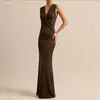 Vestido largo de noche estilo europeo y americano, cruzado en V, cintura retorcida, corte sirena, sin mangas, ajustado, elástico, para fiestas y banquetes