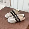 Sapatos Mary Jane para Meninas 2026 Primavera e Outono Novos Bolinhas Estilo Francês Tênis Infantis Solado Macio Sapatos Casuais Versáteis Sapatos da Moda