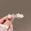 Super Imortal Elegante Buquê de Flores de Strass Presilha Bico de Pato Clipe para Franja Lateral Penteado Exquisito Clipe Superior Acessórios de Cabelo Laterais para Mulheres