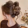 Pinza de Pelo de Felpa para Otoño e Invierno para Mujer, Pinza de Pelo de Estilo Nuevo de Alta Gama 2025 para Volumen de Cabello Pequeño, Pinza de Tiburón para el Pelo en la Parte Posterior de la Cabeza
