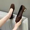 Sapatos Femininos Quadrados de Salto Baixo para o Trabalho, Novos Sapatos Femininos Primavera e Outono 2026, Boca Rasa com Fivela Quadrada de Strass, Sapatos Confortáveis de Salto Grosso
