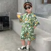 Conjunto Nuevo de Camisa Floral de Verano para Niños, Manga Corta, Delgado, Estilo Hong Kong, Ropa Moderna y Fresca para Pequeños, Conjunto de Dos Piezas para Verano