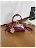 Bolsa Retro de Concha de Terciopelo Mate Nueva Otoño/Invierno 2026 Bolso Cruzado de Hombro Único Estilo Coreano para Mujer Bolso de Mano de Moda para el Día a Día