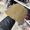 Insignia de Etiqueta Pequeña de Metal Sombrero de Pescador Delgado Irregular para Niños Primavera y Verano Largo Delante Corto Detrás Protección Solar y Sombrilla Sombrero Cubo Versátil