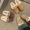 Chinelos de algodão slip-on 2026, felpudos e quentes, com laço, chinelos fechados peludos para uso doméstico para mulheres, adequados para uso externo, estilo retrô