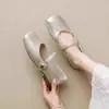 Sapatilhas femininas populares estilo francês para o outono de 2026, modelo novo para combinar com saias, couro macio, sola macia, sapatos Mary Jane baixos para mulheres