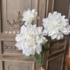 Dalias dobles de 3 cabezas, flores artificiales para decorar la mesa del salón, ramo floral para el hogar, mobiliario, paisajismo, flores artificiales.