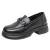 Nuevos mocasines de cuero negro para mujer con suelas gruesas, con un estilo británico, diseño suave y cómodo, y un tacón grueso para mayor altura.