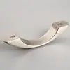 Mango de aleación de aluminio fundido a presión, tirador para puerta de armario y cajón, estilo simple de exportación, accesorios de ferretería 16323