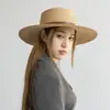 Sombrero de Verano Nuevo Estilo Europeo y Americano Tejido a Mano Fino de Rafia con Decoración de Correa de Remaches de Moda Sombrero para el Sol