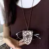 Billetera Compacta para Monedas con Estampado de Leopardo, Collar, Colgante Cubierta para Auriculares de Mujer, Cuerda de Cuero, Cadena Larga para Suéter, Bolsa de Almacenamiento, Accesorios