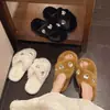 Pantuflas Planas para Mujer 2026 con Forro de Felpa, Punta Abierta, Cómodas, Tira Cruzada, Estilo Nuevo, Cálidas, con Pedrería, a la Moda