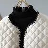 Toma real, enviado. Chaqueta de algodón de manga larga con patrón de rombos suave estilo Chanel, versátil y elegante, abrigo corto de algodón de color contrastante para mujer.
