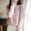 Urso de Mel Transfronteiriço Veludo Outono/Inverno 2026 Novo Suéter de Tricô Feminino Solto Gola Alta Crochê Vazado Detalhado com Strass