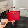 Bolso de hombro cruzado para mujer de moda de lujo ligero de color contrastante, nuevo de primavera 2026, con letras, retro, personalizado, moderno