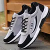 Zapatos Casuales para Hombre 2025 Otoño Zapatos de Viaje para Hombre Transpirables Suela Gruesa Estilo Coreano Comercio Exterior Transfronterizo Zapatos para Hombre Cómodos de Moda Marca
