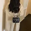 Bolsa de corrente com padrão de diamante estilo coreano para mulheres, novo modelo 2026, bolsa transversal simples com corrente, bolsa tipo caixa de ombro único para mulheres