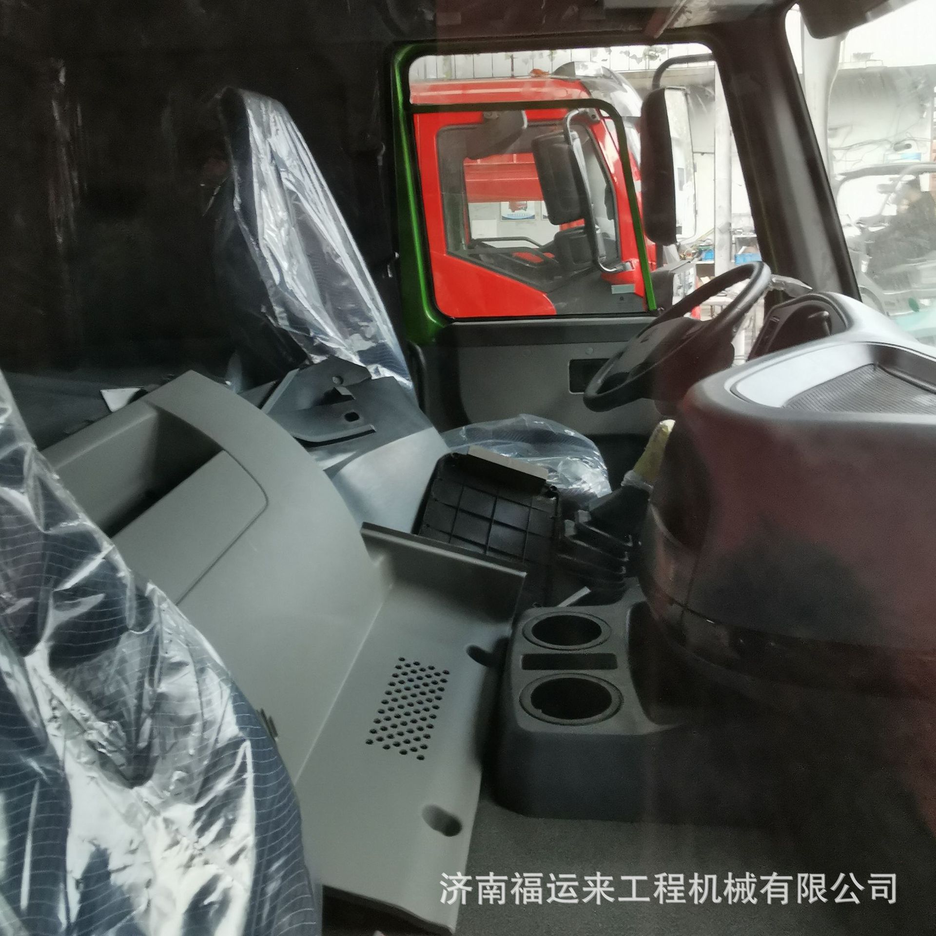 豪沃驾驶室76 (21).jpg