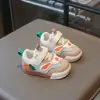 Zapatos para Bebés y Niños Pequeños, Modelos de Primavera y Verano, Zapatos de Malla Transpirable de Malla Simple, Suelas Suaves Antideslizantes, Zapatos Funcionales para Niños de 0 a 2 Años, Zapatos para Niñas