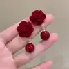 Brincos de Pérola Rosa Veludo Vermelho Estilo Novo para Mulheres, Brincos Versáteis de Moda Vermelhos com Contas Retro de Alta Qualidade para Mulheres