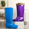 Botas de lluvia botas de lluvia zapatos impermeables tela sin forro zapatos de goma cubrebotas de mujer de moda de media pantorrilla algodón aterciopelado adulto antideslizantes cocina