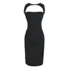 Vestido midi preto justo com decote quadrado, cintura franzida, sem mangas e com recorte nas costas, saia bodycon estilo Hepburn