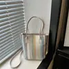 Moda Nueva Primavera 2026 Rayas Arcoíris Tejido Simple Versátil Elegante Bolso de Hombro Cruzado para Vacaciones Playa