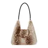 Bolso de felpa para mujer, nueva moda de otoño 2026, bolso de hombro de moda para llevar debajo del brazo, bolsa de mano tipo tote de gran capacidad para el día a día