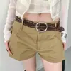 Cinto Y2K vintage de personalidade nicho com tachas para mulheres, projetado para combinar com saias e jeans, com detalhes ondulados em couro