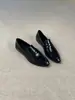 Encontro Primeiro Temporada 2026 Novos Mocassins Simples Retrô para Mulheres Estilo Britânico Salto Grosso Slip-On Sapatos de Couro