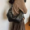 Bolso Bandolera de Gran Capacidad 2026 Tacto de Cuero Suave Versátil Simple Nuevo Estilo Bolso Dumpling Moda para Mujer Súper Popular para el Trabajo