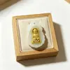 2017 Nuevo Jianghu Puesto Productos Calientes Jade Incrustado en Oro Guanyin Chapado en Oro Colgante de Collar Nueva Gota de Agua Chapado en Oro