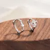 Nuevos Pendientes Asimétricos de Flor de Iris Diseño Único de Nicho Aros para Oreja Pendientes para Cartílago de la Oreja Accesorios para Oreja para Hombres y Mujeres