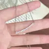 Corrente de Clavícula com Design de Sorriso Novo Estilo Transfronteiriço Simples e Fashionável com Strass para Mulheres, Corrente de Clavícula Minimalista de Nicho Tendência com Pedras Completas