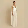 Elegante vestido longo estilo europeu e americano com tecido fluido, decote em V profundo, costas nuas, acinturado, modelador, adequado para festas noturnas e eventos