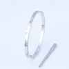 Venda Direta de Fábrica Cartão Mais Chave de Fenda Pulseira Sexta Geração Versão Estreita 18K Pulseira de Aço Inoxidável Popular da Moda Europeia e Americana para Casal