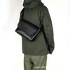 Nuevo bolso bandolera vintage de diseño simple, estilo neutro, para hombre, bolso informal combinable con todo, bolso de hombro plano para estudiantes.