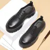 2026 Zapatos Casuales de Verano para Hombre de Caña Baja Ropa de Trabajo Modernos Estilo Británico Suela Gruesa Huecos Delgados Transpirables Venta al por Mayor