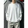 Camiseta de manga comprida listrada falsa de duas peças, preto e branco, para homens, gola redonda, para adolescentes e estudantes do ensino médio, solta, peso pesado, para usar por baixo, camada base