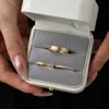 Anéis de Prata Esterlina S925 Estilo Europeu e Americano para Homens e Mulheres, Design de Anel Simples e Elegante, Anéis de Casal de Luxo Leve