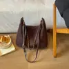 Bolsa feminina de grande capacidade, bolsa tote com corrente moderna estilo coreano, nova bolsa de ombro casual retrô para o outono de 2026