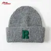 Gorro de lana con letra R de celebridad de internet estilo coreano para mujer, moderno y versátil, hace que la cara se vea más pequeña, gorro de punto para otoño e invierno, gorro cálido para clima frío