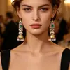 Pendientes de borla con campana de estilo étnico retro transfronterizos para mujer, pendientes bohemios con incrustaciones de diamantes cuadrados, accesorios de oreja de moda