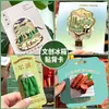 Etiquetas de Tarjeta de Material Personalizadas por el Fabricante, Etiquetas de Papel Plegables, Imanes para Refrigerador, Impresión de Cartón con Forma de Color Cartoon Cultural y Creativo