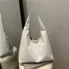 Nova Bolsa de Axila Estilo Coreano de Nicho Primavera 2026 Bolsa Feminina Fashionável Simples Casual de Alto Valor Bolsa de Ombro de Axila